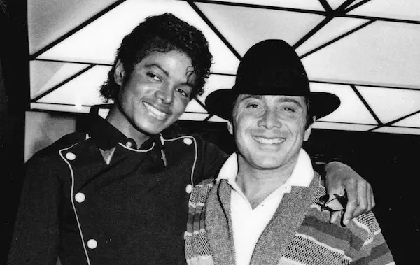 Aranyfalak: Paul Anka otthonában, ahol Michael Jackson lóg