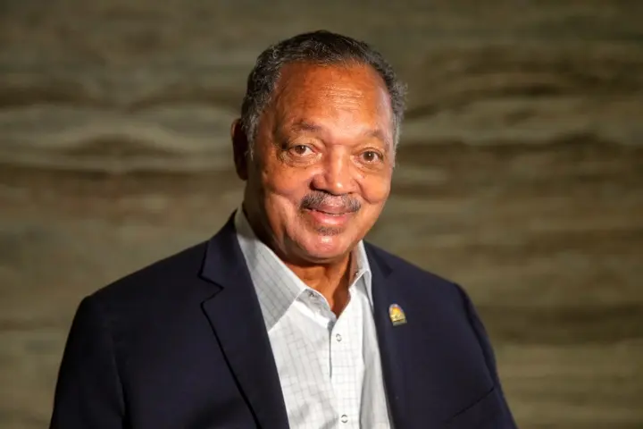 Elhunyt Jesse Jackson tiszteletes, az amerikai polgárjogi mozgalom ikonikus alakja