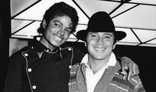 Aranyfalak: Paul Anka otthonában, ahol Michael Jackson lóg